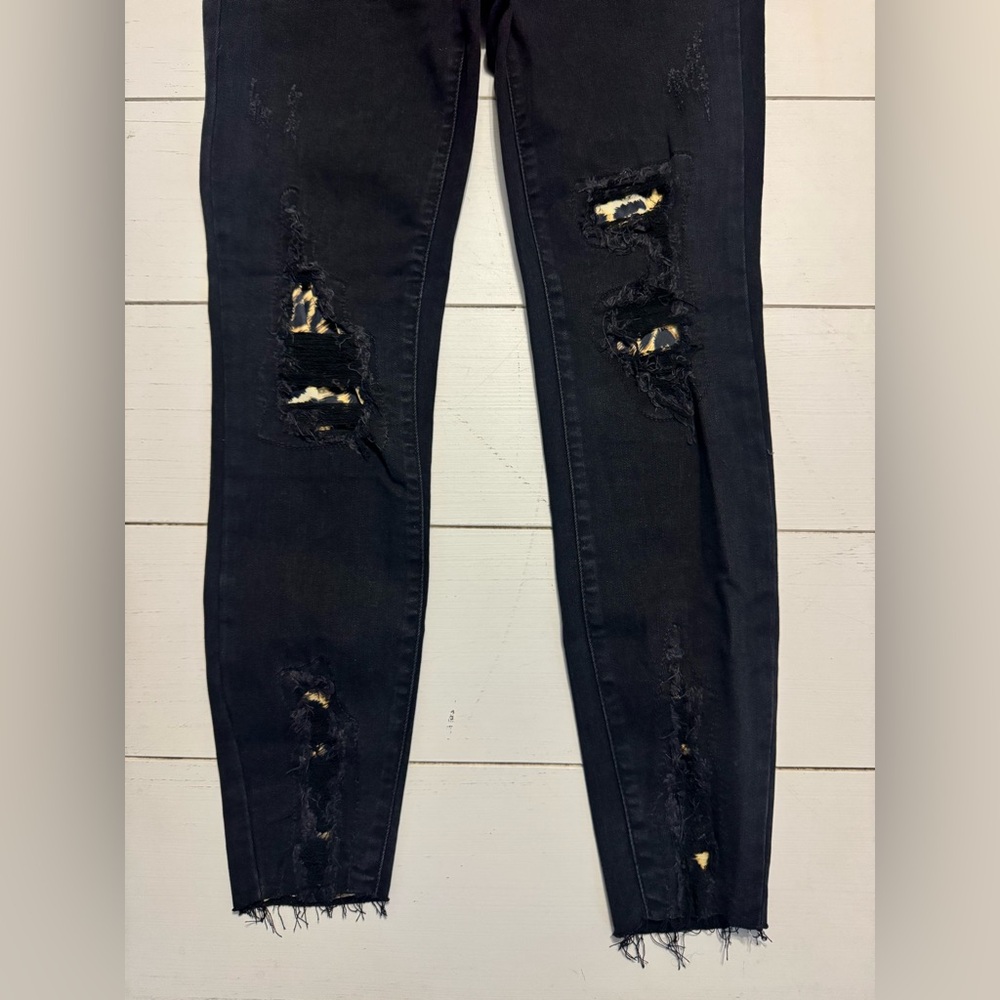 Judy Blue Skinny Fit Jeans - Picture 2 of 3